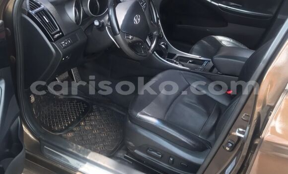 Sayi Na hannu Hyundai Sonata Grey/silver Mota in Kigali a Rwanda Sayi Na hannu Hyundai Sonata Grey/silver Mota in Kigali a Rwanda