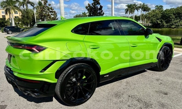 Sayi Na hannu Lamborghini Urus Green Mota in Nyarugenge a Kigali city Sayi Na hannu Lamborghini Urus Green Mota in Nyarugenge a Kigali city