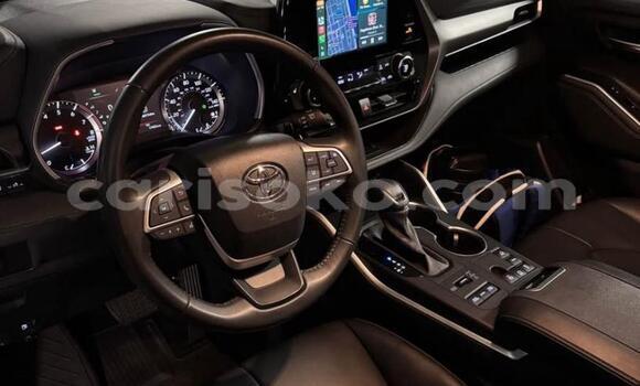 اشتري مستعمل Toyota Highlander Blanc سيارة في Kigali في Rwanda اشتري مستعمل Toyota Highlander Blanc سيارة في Kigali في Rwanda