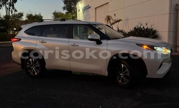 اشتري مستعمل Toyota Highlander Blanc سيارة في Kigali في Rwanda اشتري مستعمل Toyota Highlander Blanc سيارة في Kigali في Rwanda