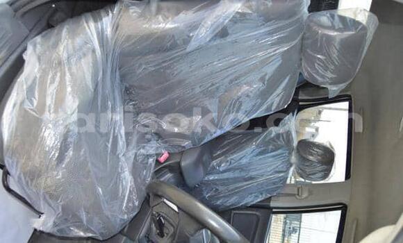 اشتري مستعمل Toyota Hilux Gris سيارة في Kigali في Rwanda اشتري مستعمل Toyota Hilux Gris سيارة في Kigali في Rwanda