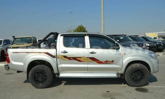 اشتري مستعمل Toyota Hilux Gris سيارة في Kigali في Rwanda اشتري مستعمل Toyota Hilux Gris سيارة في Kigali في Rwanda