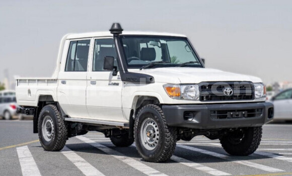 Buy Used Toyota Land Cruiser White Car in Kigali in Rwanda Buy Used Toyota Land Cruiser White Car in Kigali in Rwanda