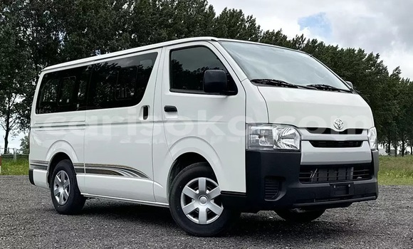 Acheter Occasion Utilitaire Toyota HiAce White à Kigali, Rwanda