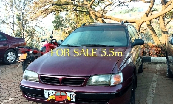 Acheter Occasion Voiture Toyota Carina E Rouge à Kigali, Rwanda