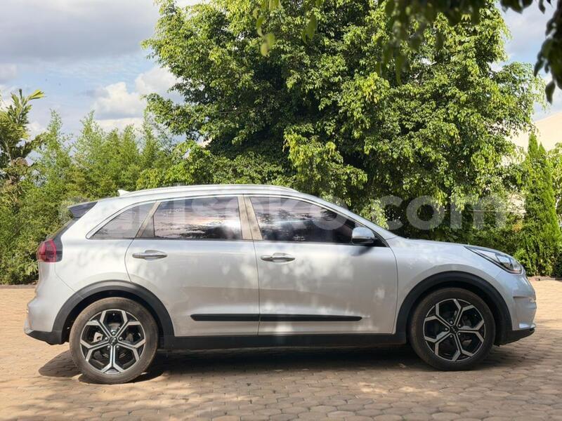 Big with watermark kia niro rwanda kigali 19900