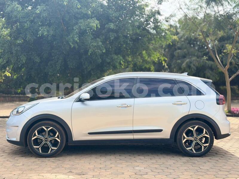 Big with watermark kia niro rwanda kigali 19900