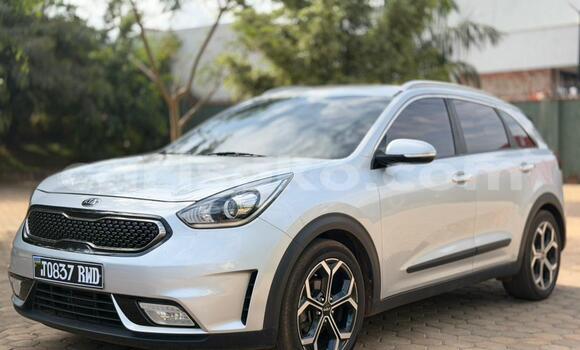 Acheter Neuf Voiture Kia Niro Grey/silver à Kigali, Rwanda Acheter Neuf Voiture Kia Niro Grey/silver à Kigali, Rwanda