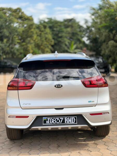 Big with watermark kia niro rwanda kigali 19900