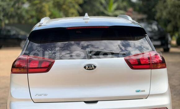 Acheter Neuf Voiture Kia Niro Grey/silver à Kigali, Rwanda Acheter Neuf Voiture Kia Niro Grey/silver à Kigali, Rwanda