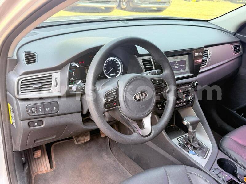 Big with watermark kia niro rwanda kigali 19900