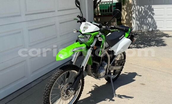 Acheter Occasion Moto Kawasaki KLX Vert à Nyanza, Rwanda Acheter Occasion Moto Kawasaki KLX Vert à Nyanza, Rwanda