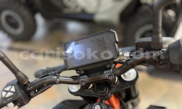 Acheter Occasion Moto KTM Duke Beige à Kigali, Rwanda Acheter Occasion Moto KTM Duke Beige à Kigali, Rwanda