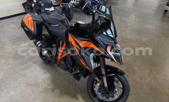 Acheter Occasion Moto KTM SuperDuke Autre à Kigali, Rwanda Acheter Occasion Moto KTM SuperDuke Autre à Kigali, Rwanda