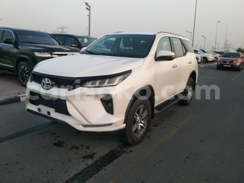 Big with watermark toyota fortuner butare butare 19926
