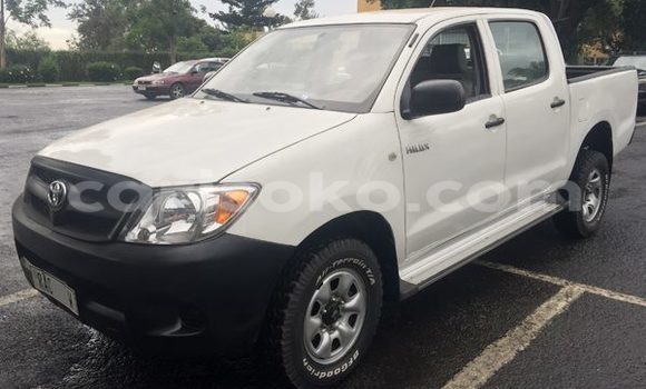 اشتري مستعمل Toyota Land Cruiser Blanc سيارة في Gicumbi في Rwanda اشتري مستعمل Toyota Land Cruiser Blanc سيارة في Gicumbi في Rwanda