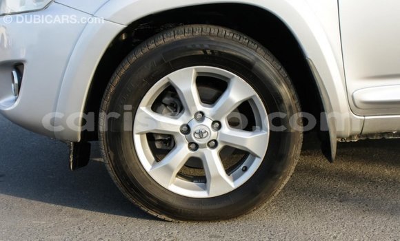 Acheter Import Voiture Toyota RAV4 Autre à Import - Dubai, Rwanda Acheter Import Voiture Toyota RAV4 Autre à Import - Dubai, Rwanda