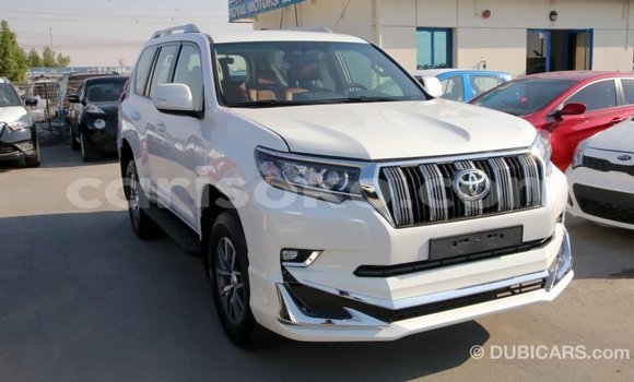 Acheter Import Voiture Toyota Prado Blanc à Import - Dubai, Rwanda Acheter Import Voiture Toyota Prado Blanc à Import - Dubai, Rwanda