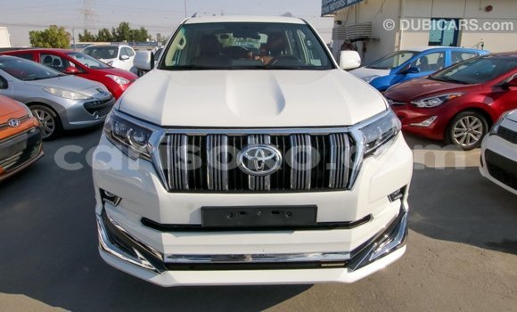 Acheter Import Voiture Toyota Prado Blanc à Import - Dubai, Rwanda Acheter Import Voiture Toyota Prado Blanc à Import - Dubai, Rwanda