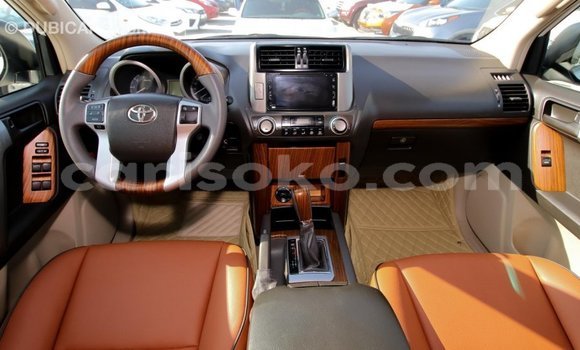 Acheter Import Voiture Toyota Prado Blanc à Import - Dubai, Rwanda Acheter Import Voiture Toyota Prado Blanc à Import - Dubai, Rwanda