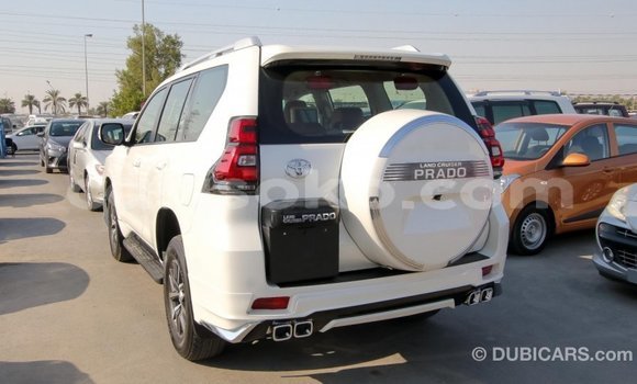 Acheter Import Voiture Toyota Prado Blanc à Import - Dubai, Rwanda Acheter Import Voiture Toyota Prado Blanc à Import - Dubai, Rwanda