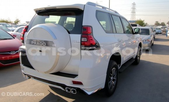 Acheter Import Voiture Toyota Prado Blanc à Import - Dubai, Rwanda Acheter Import Voiture Toyota Prado Blanc à Import - Dubai, Rwanda