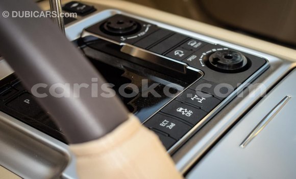 Acheter Import Voiture Toyota Land Cruiser Blanc à Import - Dubai, Rwanda Acheter Import Voiture Toyota Land Cruiser Blanc à Import - Dubai, Rwanda