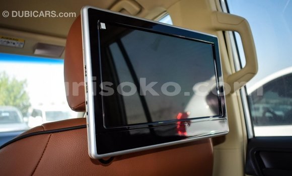 Acheter Import Voiture Toyota Prado Blanc à Import - Dubai, Rwanda Acheter Import Voiture Toyota Prado Blanc à Import - Dubai, Rwanda