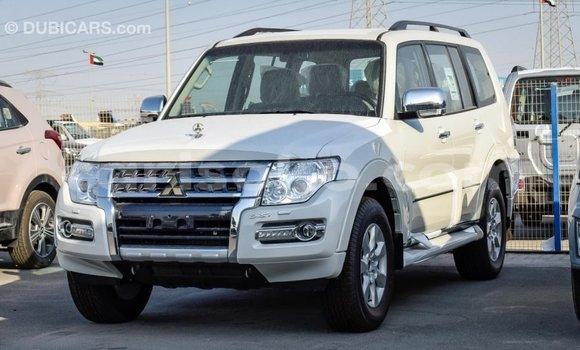 Acheter Import Voiture Mitsubishi Pajero Blanc à Import - Dubai, Rwanda Acheter Import Voiture Mitsubishi Pajero Blanc à Import - Dubai, Rwanda