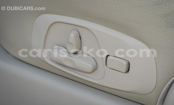 Acheter Import Voiture Mitsubishi Pajero Blanc à Import - Dubai, Rwanda Acheter Import Voiture Mitsubishi Pajero Blanc à Import - Dubai, Rwanda