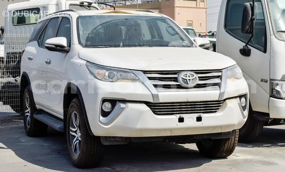 Acheter Import Voiture Toyota Fortuner Blanc à Import - Dubai, Rwanda Acheter Import Voiture Toyota Fortuner Blanc à Import - Dubai, Rwanda