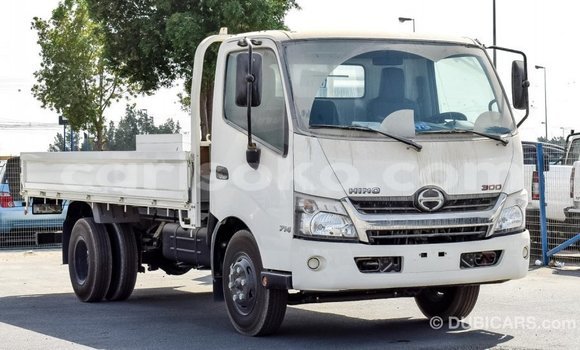 Acheter Import Utilitaire Hino 300 Series Blanc à Import - Dubai, Rwanda Acheter Import Utilitaire Hino 300 Series Blanc à Import - Dubai, Rwanda