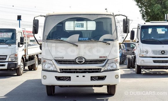 Acheter Import Utilitaire Hino 300 Series Blanc à Import - Dubai, Rwanda Acheter Import Utilitaire Hino 300 Series Blanc à Import - Dubai, Rwanda