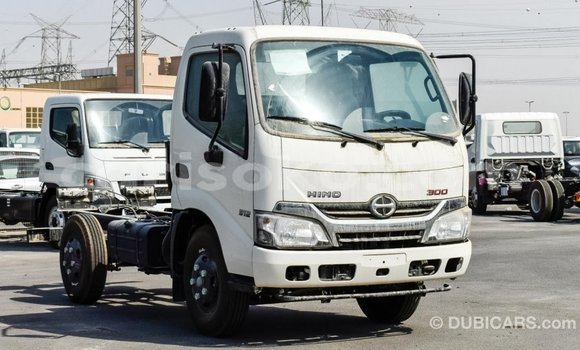 Acheter Import Utilitaire Hino 300 Series Blanc à Import - Dubai, Rwanda Acheter Import Utilitaire Hino 300 Series Blanc à Import - Dubai, Rwanda
