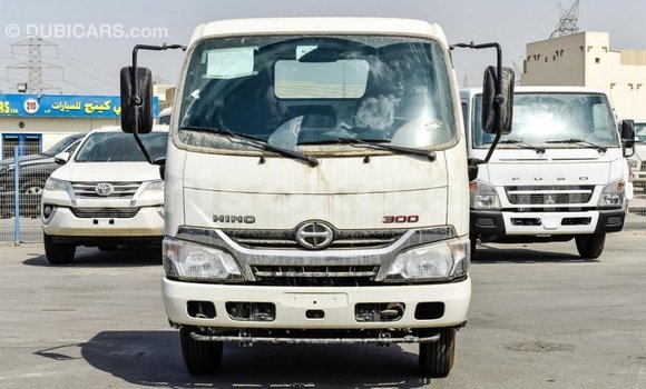 Acheter Import Utilitaire Hino 300 Series Blanc à Import - Dubai, Rwanda Acheter Import Utilitaire Hino 300 Series Blanc à Import - Dubai, Rwanda