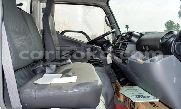 Acheter Import Utilitaire Hino 300 Series Blanc à Import - Dubai, Rwanda Acheter Import Utilitaire Hino 300 Series Blanc à Import - Dubai, Rwanda