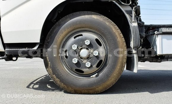 اشتري Imported Hino 300 Series Blanc شاحنة في Import - Dubai في Rwanda