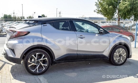 Sayi Imported Toyota C-HR Autre Mota in Import - Dubai a Rwanda Sayi Imported Toyota C-HR Autre Mota in Import - Dubai a Rwanda