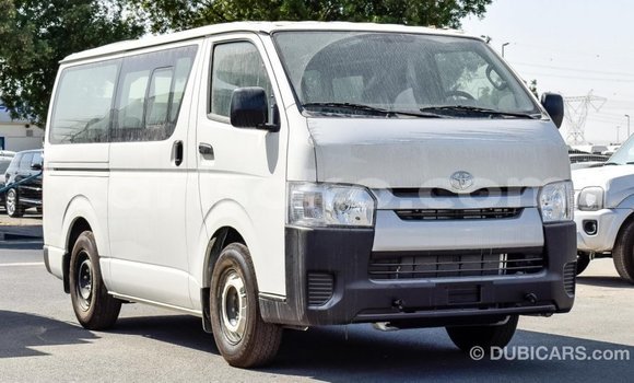 Acheter Import Voiture Toyota Hiace Blanc à Import - Dubai, Rwanda Acheter Import Voiture Toyota Hiace Blanc à Import - Dubai, Rwanda