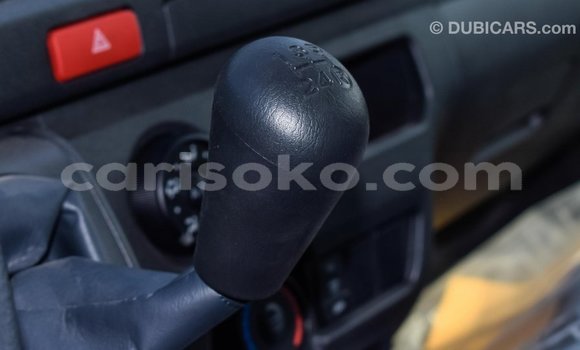 Acheter Import Voiture Toyota Hiace Blanc à Import - Dubai, Rwanda Acheter Import Voiture Toyota Hiace Blanc à Import - Dubai, Rwanda