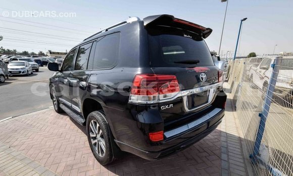 Acheter Import Voiture Toyota Land Cruiser Noir à Import - Dubai, Rwanda Acheter Import Voiture Toyota Land Cruiser Noir à Import - Dubai, Rwanda