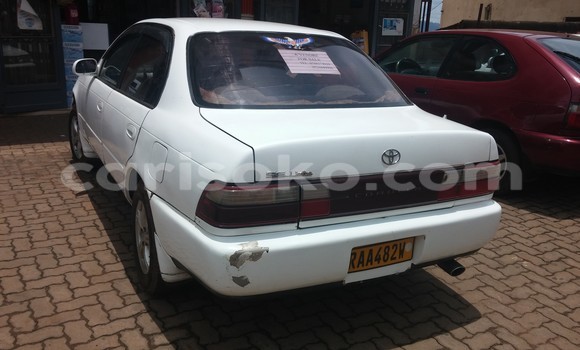 Sayi Na hannu Toyota Corolla Blanc Mota in Gicumbi a Rwanda Sayi Na hannu Toyota Corolla Blanc Mota in Gicumbi a Rwanda