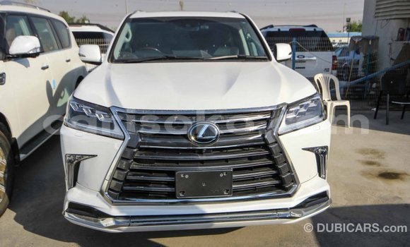 Acheter Import Voiture Lexus LX Blanc à Import - Dubai, Rwanda Acheter Import Voiture Lexus LX Blanc à Import - Dubai, Rwanda