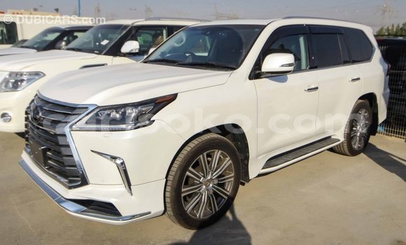 Acheter Import Voiture Lexus LX Blanc à Import - Dubai, Rwanda Acheter Import Voiture Lexus LX Blanc à Import - Dubai, Rwanda
