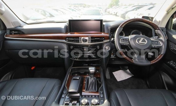 Acheter Import Voiture Lexus LX Blanc à Import - Dubai, Rwanda Acheter Import Voiture Lexus LX Blanc à Import - Dubai, Rwanda