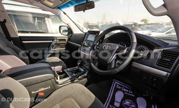 Sayi Imported Toyota Land Cruiser Noir Mota in Import - Dubai a Rwanda Sayi Imported Toyota Land Cruiser Noir Mota in Import - Dubai a Rwanda