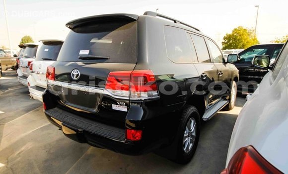 Sayi Imported Toyota Land Cruiser Noir Mota in Import - Dubai a Rwanda Sayi Imported Toyota Land Cruiser Noir Mota in Import - Dubai a Rwanda