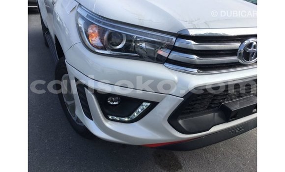 اشتري Imported Toyota Hilux Blanc سيارة في Import - Dubai في Rwanda اشتري Imported Toyota Hilux Blanc سيارة في Import - Dubai في Rwanda