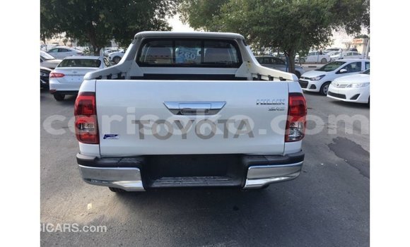 اشتري Imported Toyota Hilux Blanc سيارة في Import - Dubai في Rwanda اشتري Imported Toyota Hilux Blanc سيارة في Import - Dubai في Rwanda