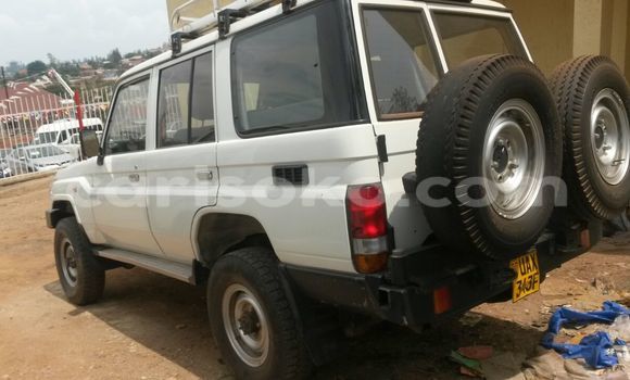 Sayi Sabo Toyota Land Cruiser Blanc Mota in Kigali a Rwanda Sayi Sabo Toyota Land Cruiser Blanc Mota in Kigali a Rwanda